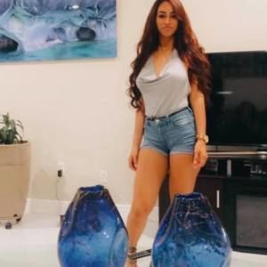 Meet your Posher, Lis